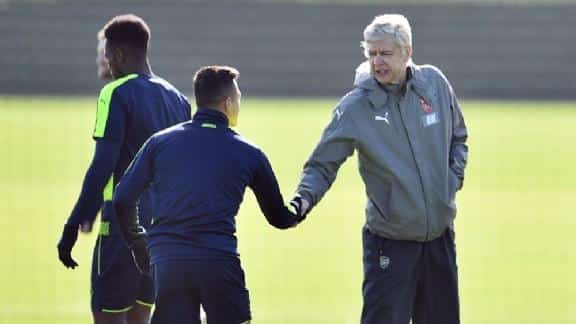 Wenger compares Sánchez with Beckham:' They get the pressure on their shoulders'.