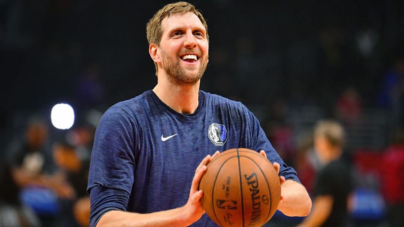 Nowitzki signs one year deal
