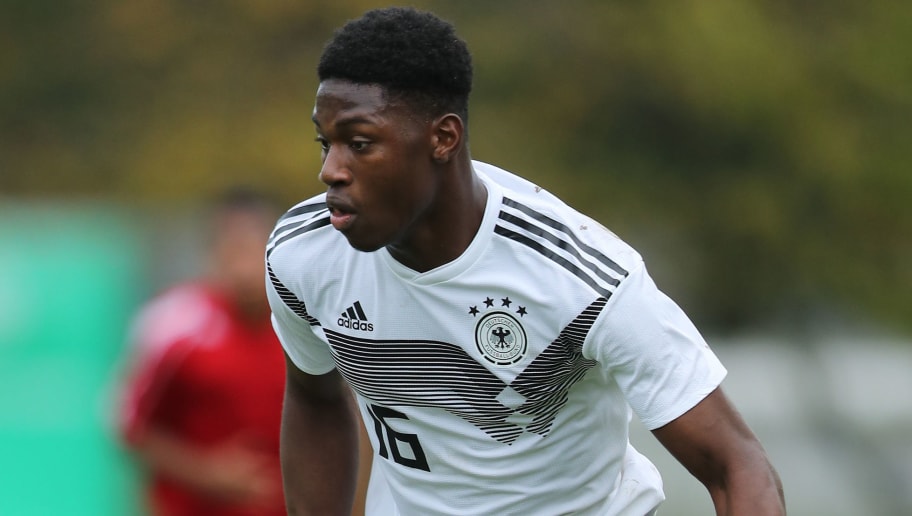 German professional footballer Faride Alidou plays as a Left Midfielder (LW) for the Hamburger SV.