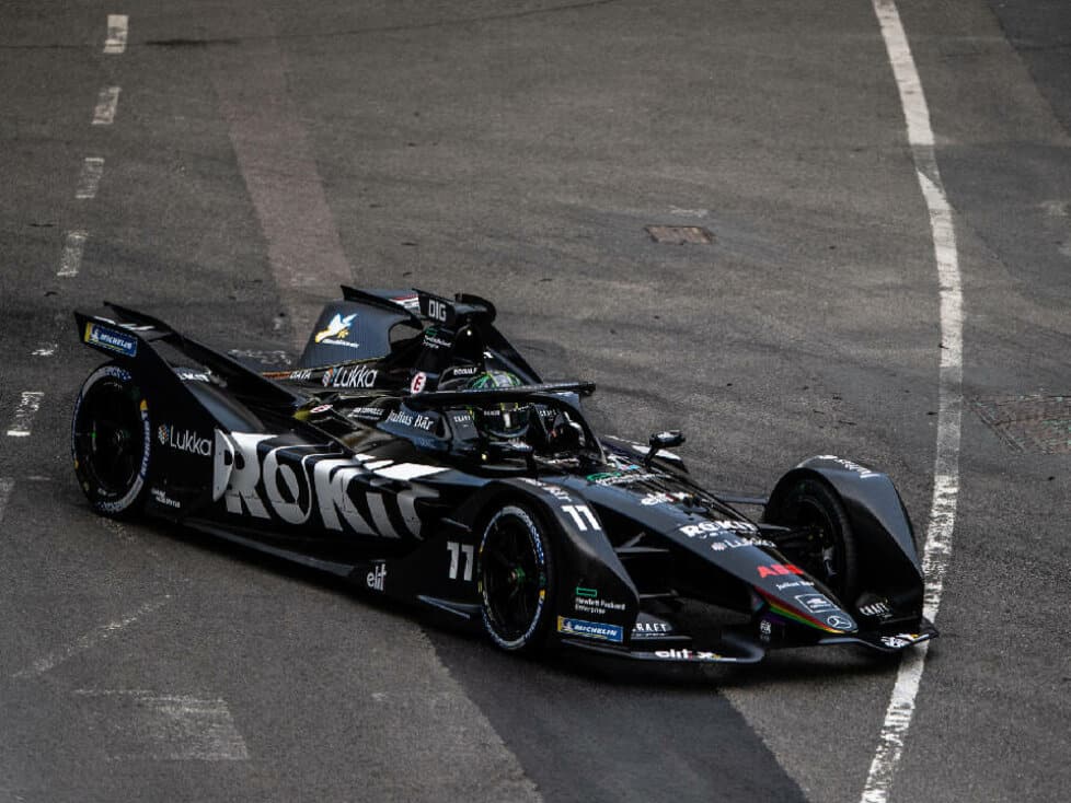Formula E London 2022 Lucas Di Grassi Wrestles Down Jake Dennis On Formula E London 2022 Lucas Di Grassi Wrestles Down Jake Dennis On