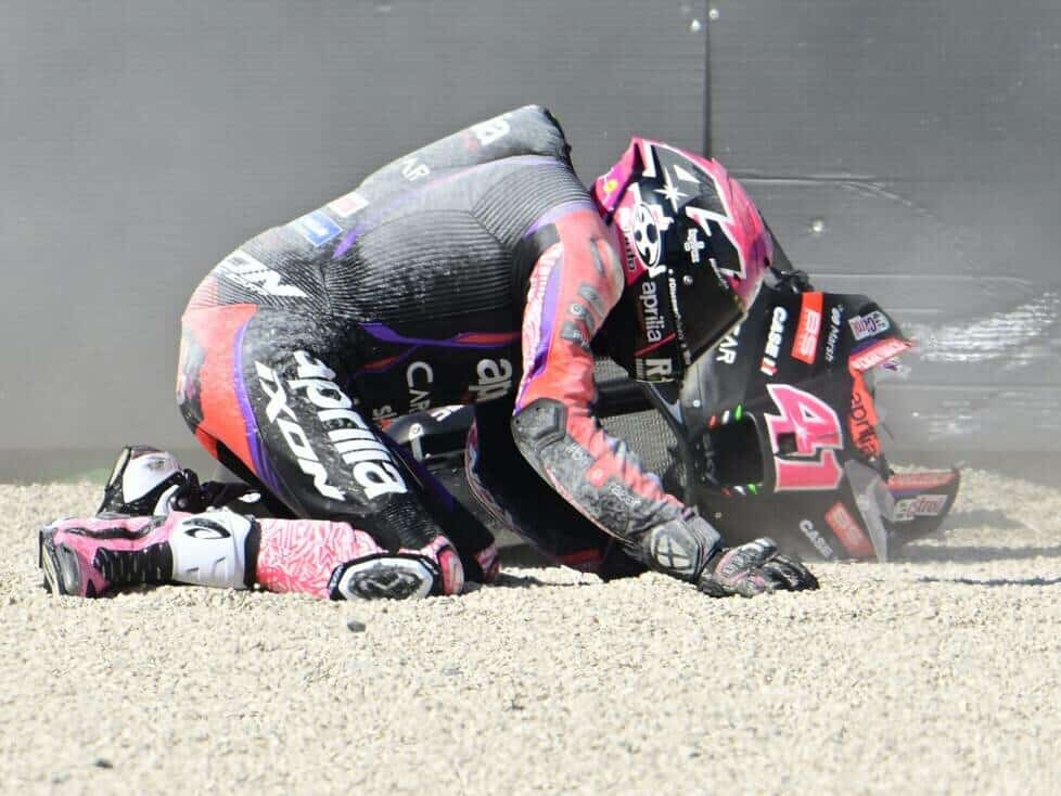 Door een crash in de vrijdagtraining had Aleix Espargaro nekpijn