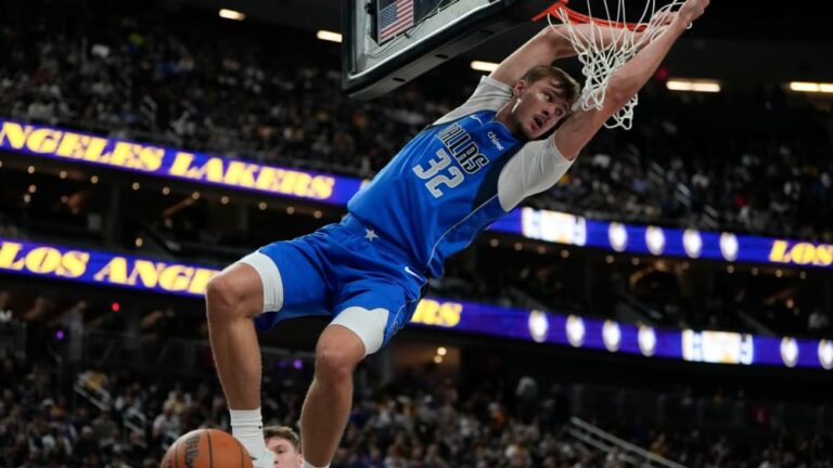 37:8 in the final quarter: Mavericks dominate Lakers late