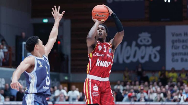 Carr scores the winning basket: Würzburg wins turbulent duel with Alba