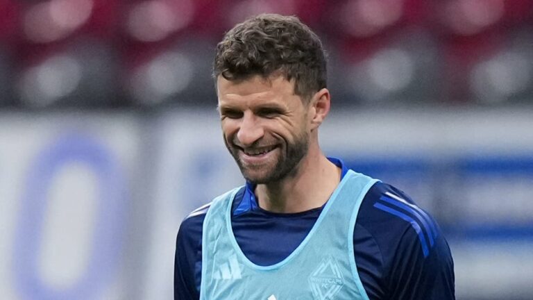 Müller leaves open the possibility of an official role at Bayern—and jokes about parallels with Rummenigge