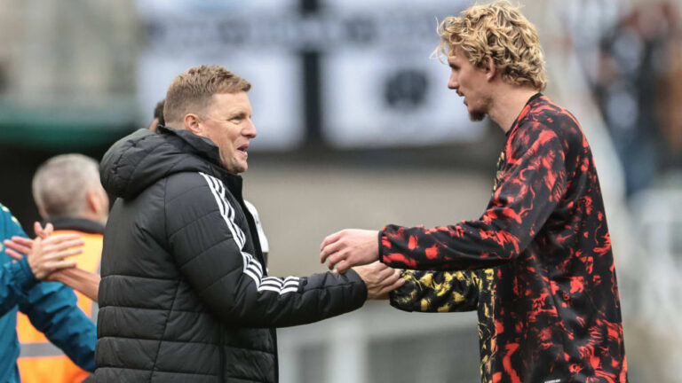 “We need more from him”: Howe calls on Woltemade to step up