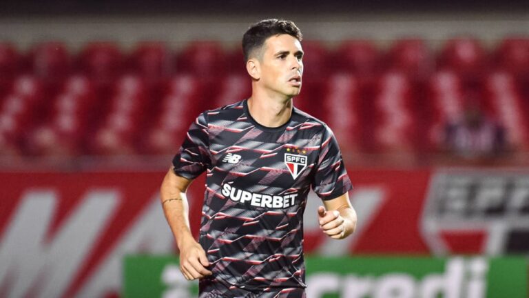 Career threat: Oscar hospitalized with heart problems