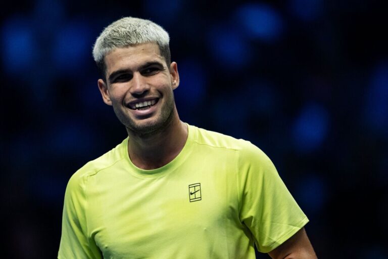 Alcaraz celebrates opening victory