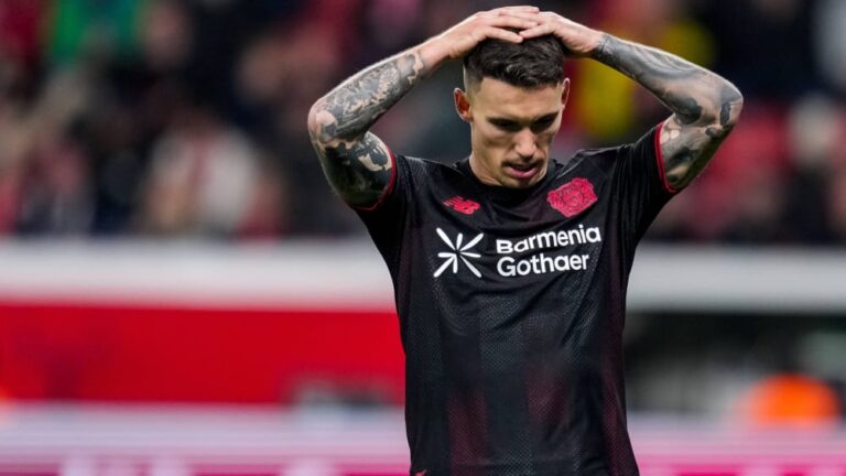 Bayer worried: How badly has Grimaldo been injured?