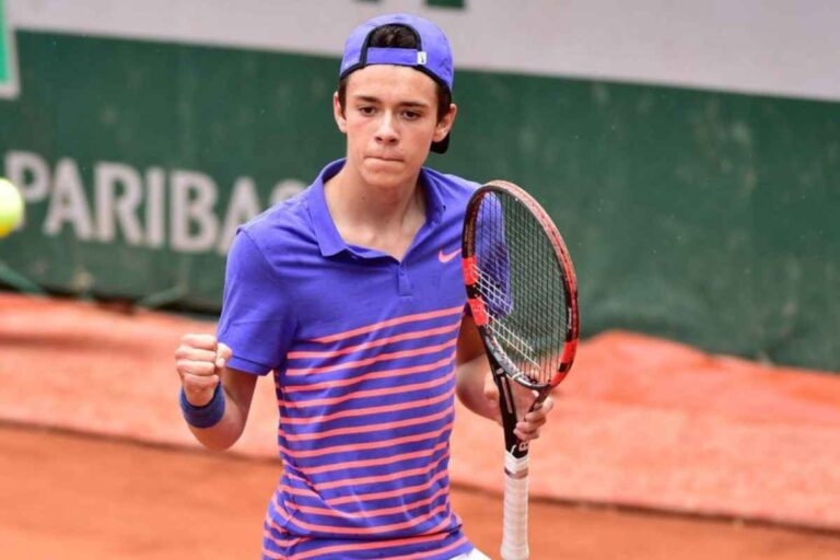 Tennis player banned for 20 years for match-fixing