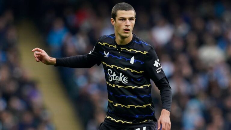 Arrived safely despite surgery: How Röhl is doing at Everton