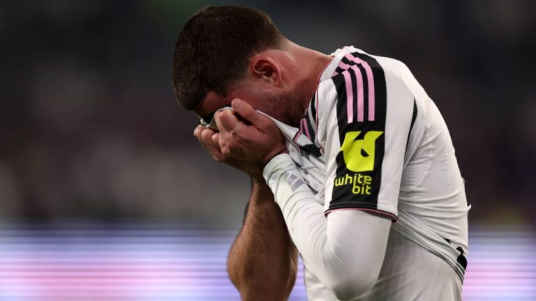 Juventus will have to do without Vlahovic for months