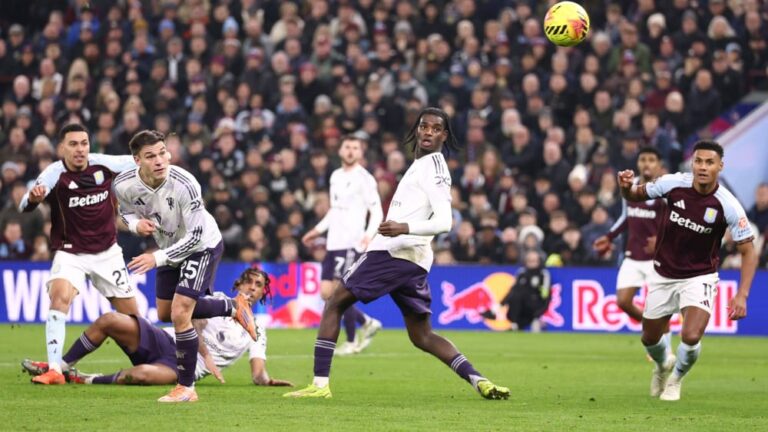 Rogers twice impressive against ManUnited: Aston Villa wins tenth game in a row