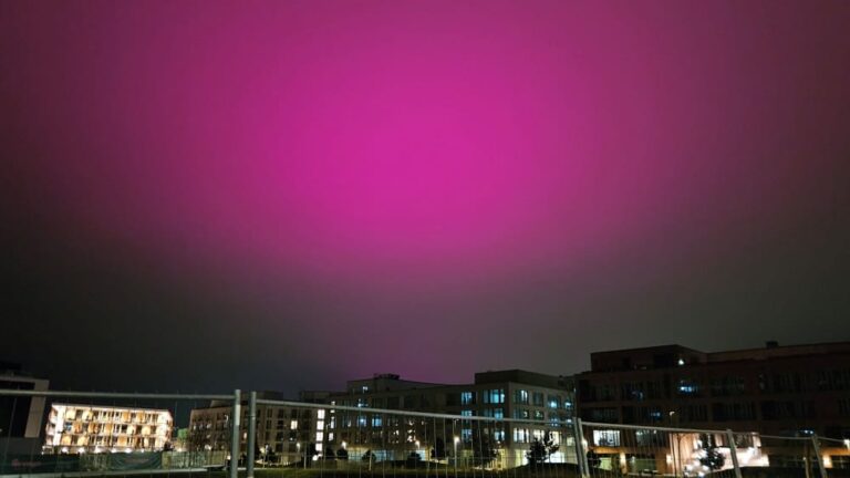 “Northern lights” over Stuttgart as a “Christmas present” from VfB