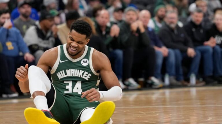Is an Antetokounmpo trade getting closer? Giannis in talks with the Bucks