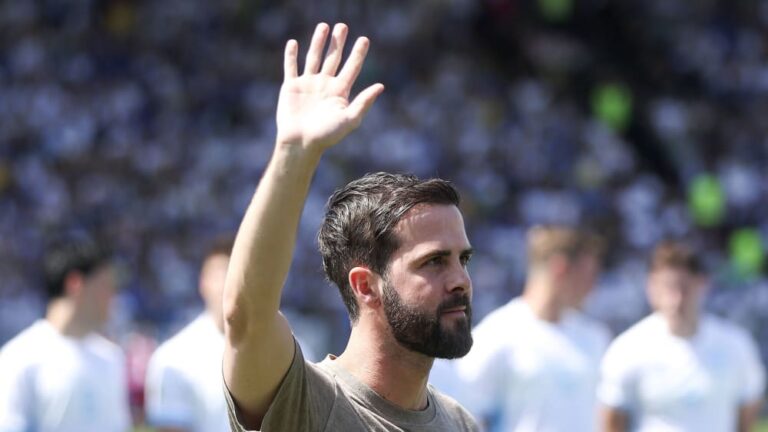 Three years after leaving Barça: Pjanic officially announces retirement