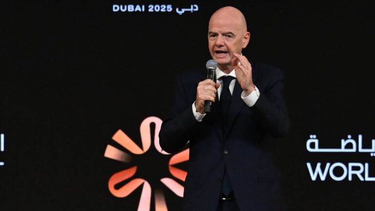 For a “more offensive and attractive” game: Infantino open to offside revolution