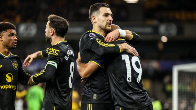 Wolves end goal drought – and lose heavily: ManUnited wins at bottom club