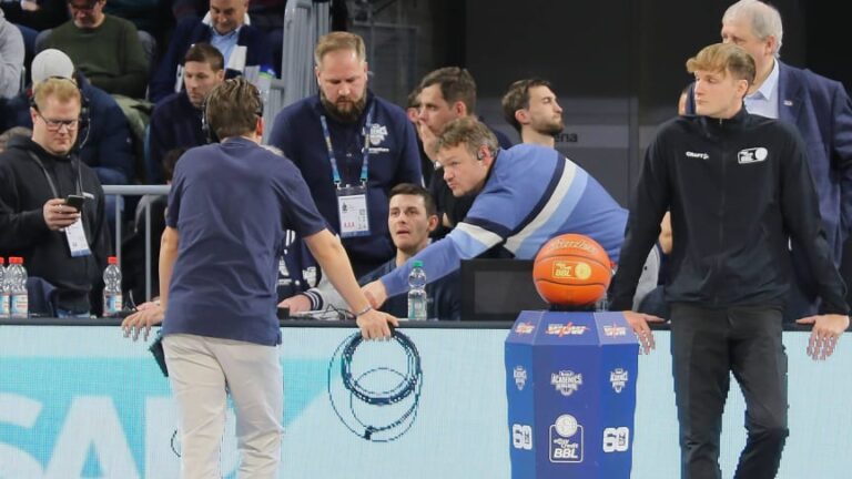 Technical chaos in Mannheim: Heidelberg vs. Bonn started 45 minutes late