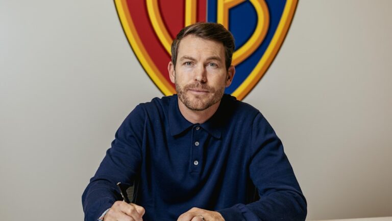 Basel presents Lichtsteiner as new head coach