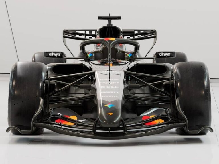 Black interim design: This is what the new McLaren MCL40 looks like!
