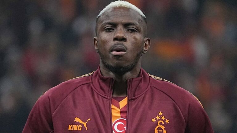 Osimhen settles scores with Napoli: “They treated me like a dog”