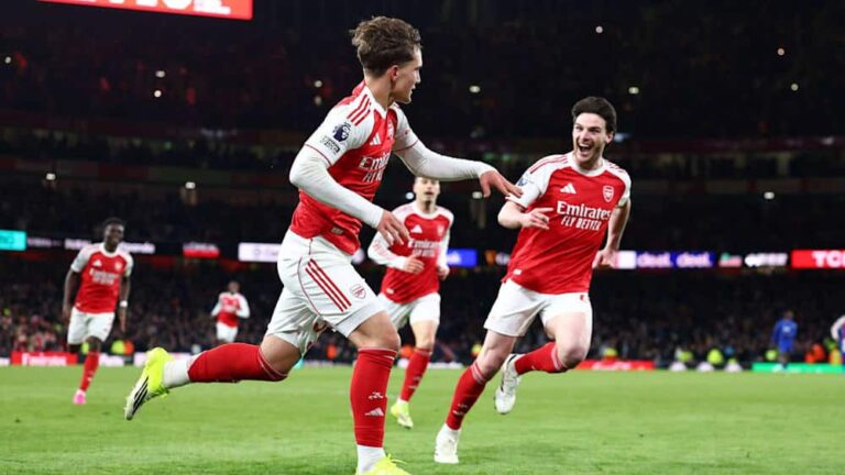 Gyökeres and historic Dowman give Arsenal a late win