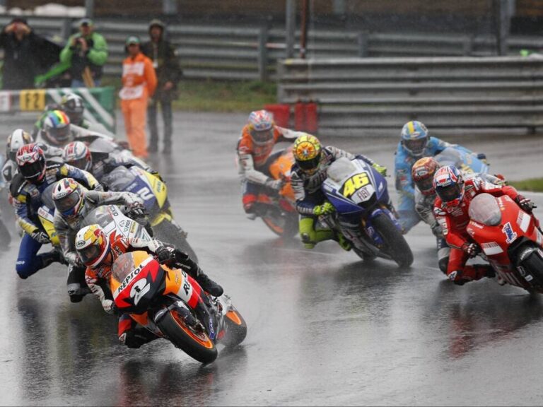 Valentino Rossi listens carefully: Dani Pedrosa reveals his recipe for rain